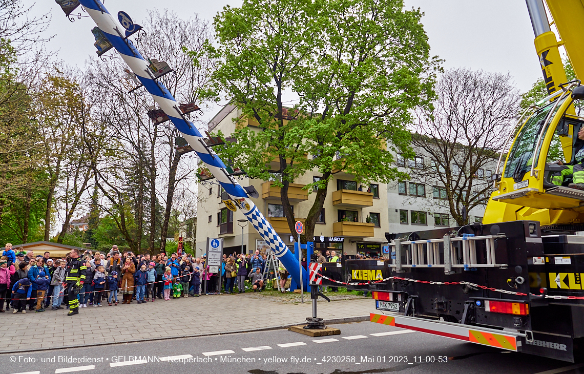 01.05.2023 - Maibaumaufstellung in Berg am Laim